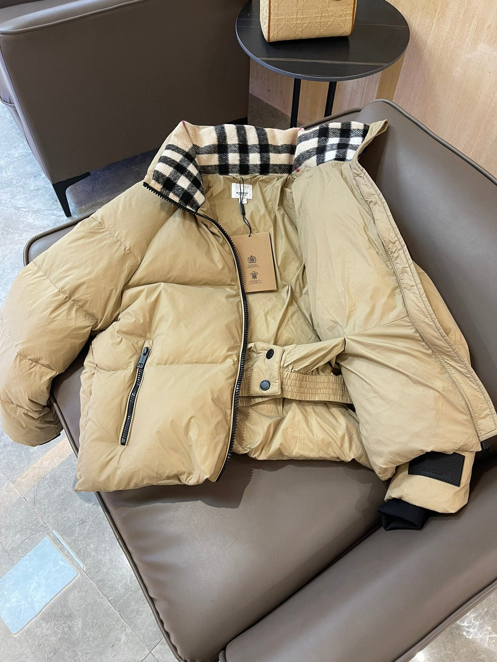 BURBERRY 25S SHORT DOWN JACKET 195