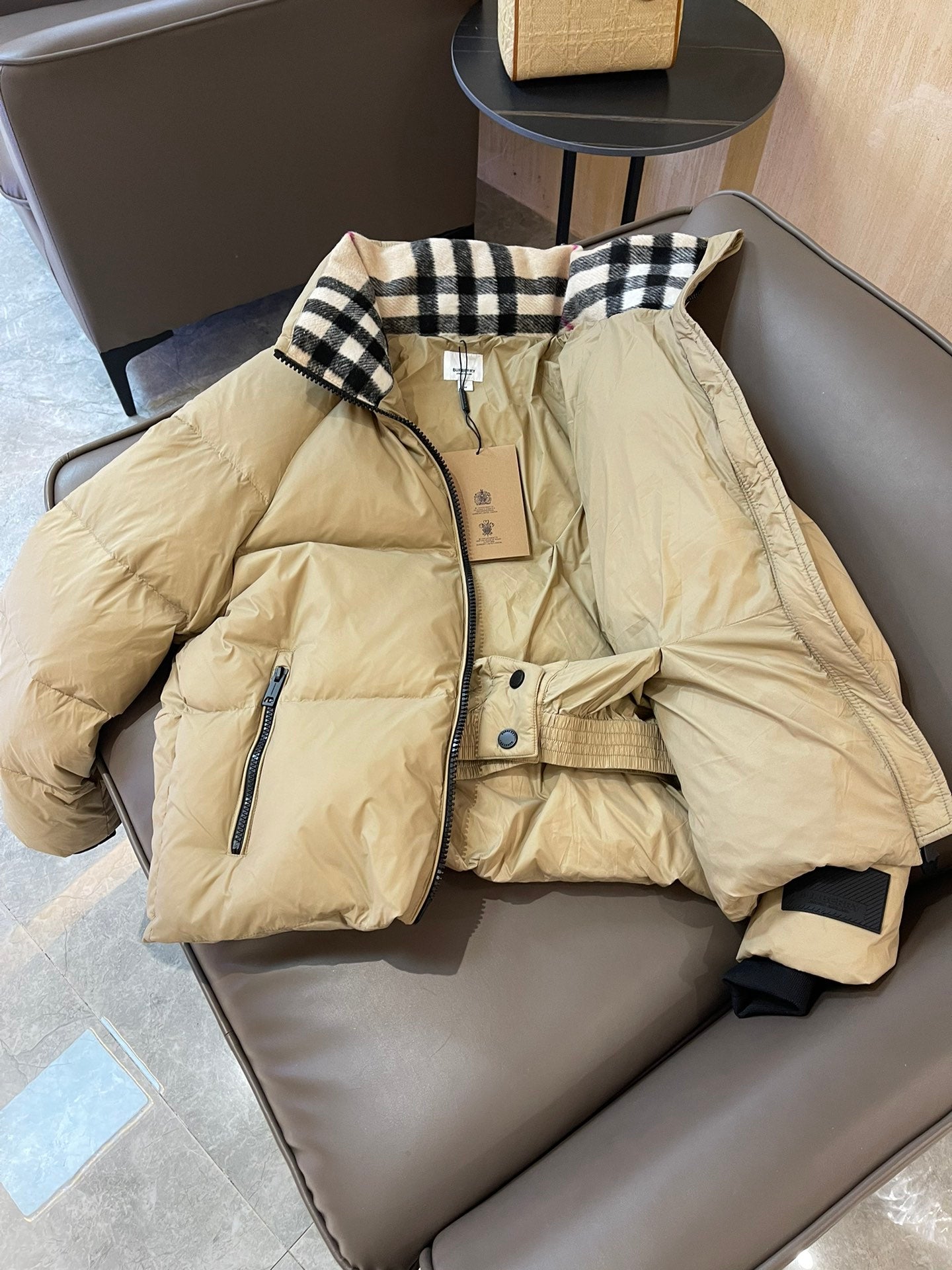 BURBERRY 25S SHORT DOWN JACKET 195