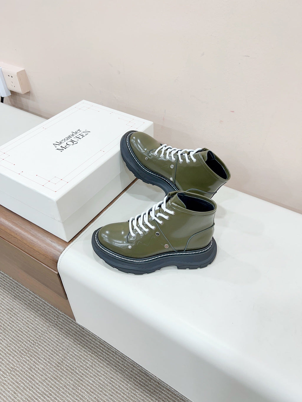 MCQUEEN LEATHER ANKLE BOOT IN OLIVE GREEN LAMBSKIN