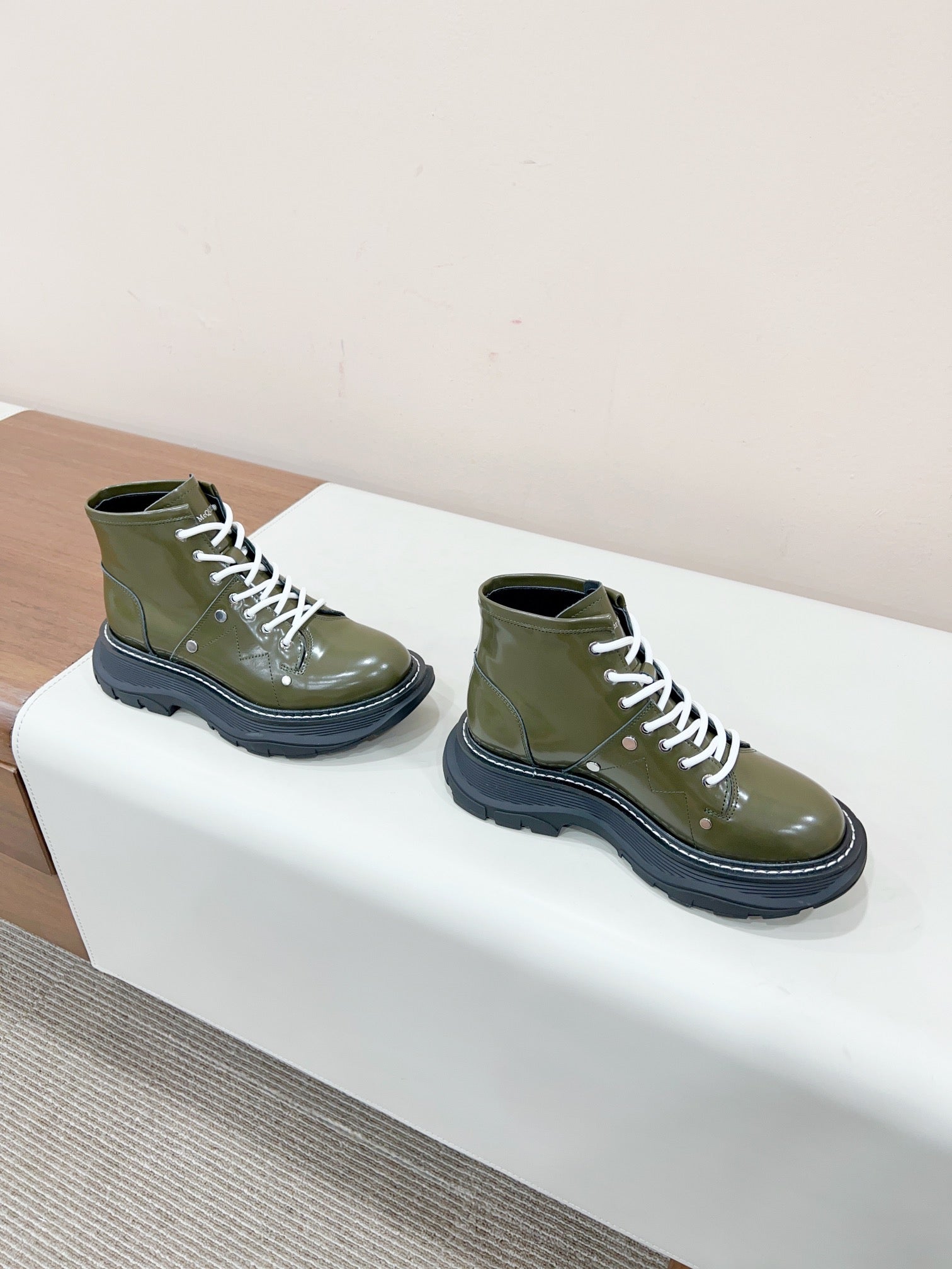 MCQUEEN LEATHER ANKLE BOOT IN OLIVE GREEN LAMBSKIN