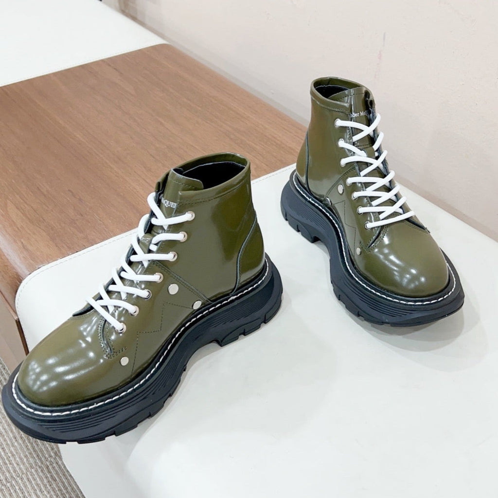 MCQUEEN LEATHER ANKLE BOOT IN OLIVE GREEN LAMBSKIN