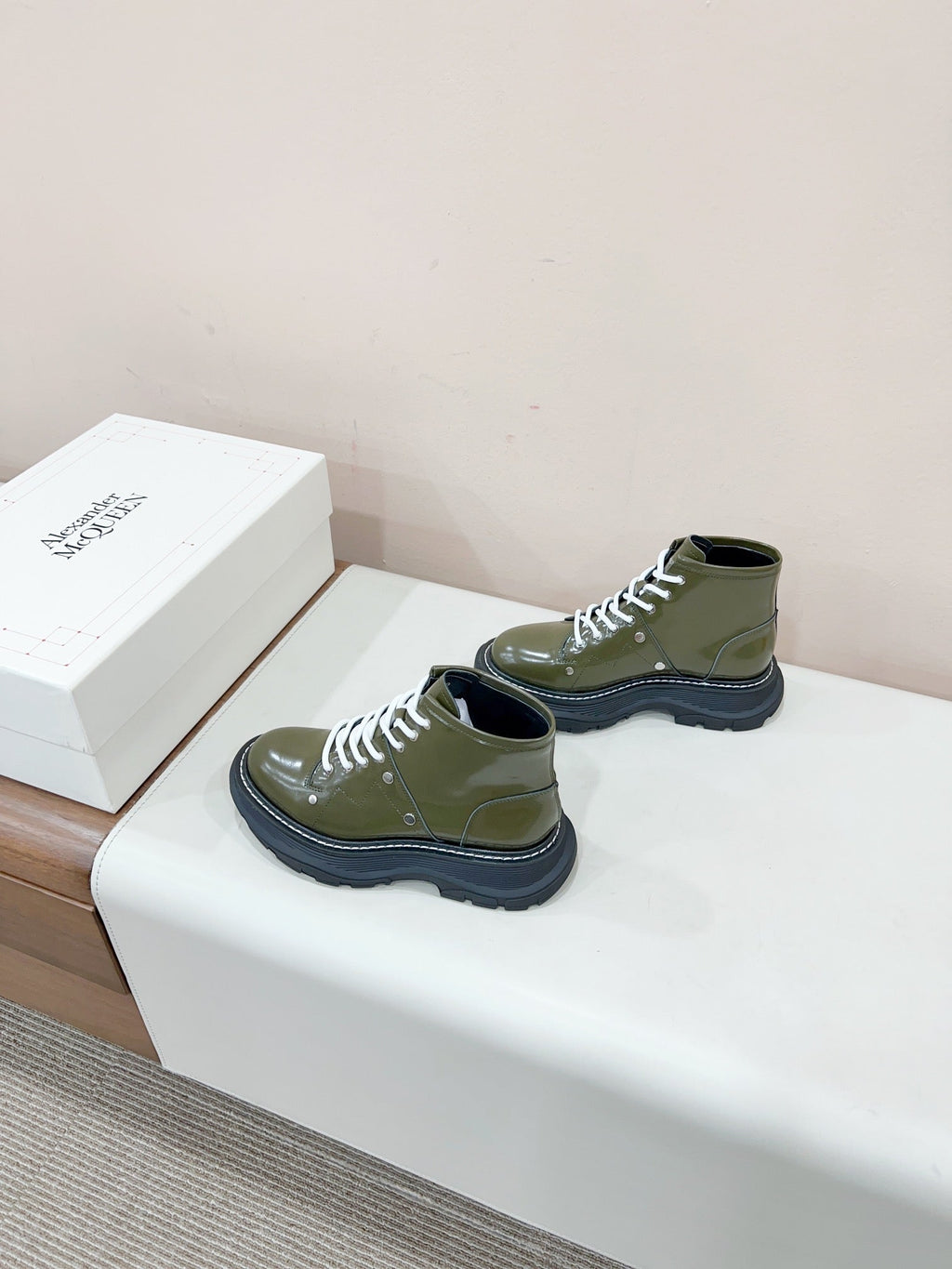 MCQUEEN LEATHER ANKLE BOOT IN OLIVE GREEN LAMBSKIN