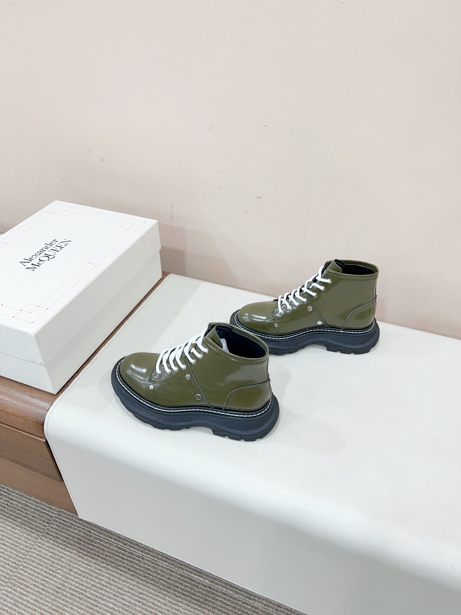 MCQUEEN LEATHER ANKLE BOOT IN OLIVE GREEN LAMBSKIN
