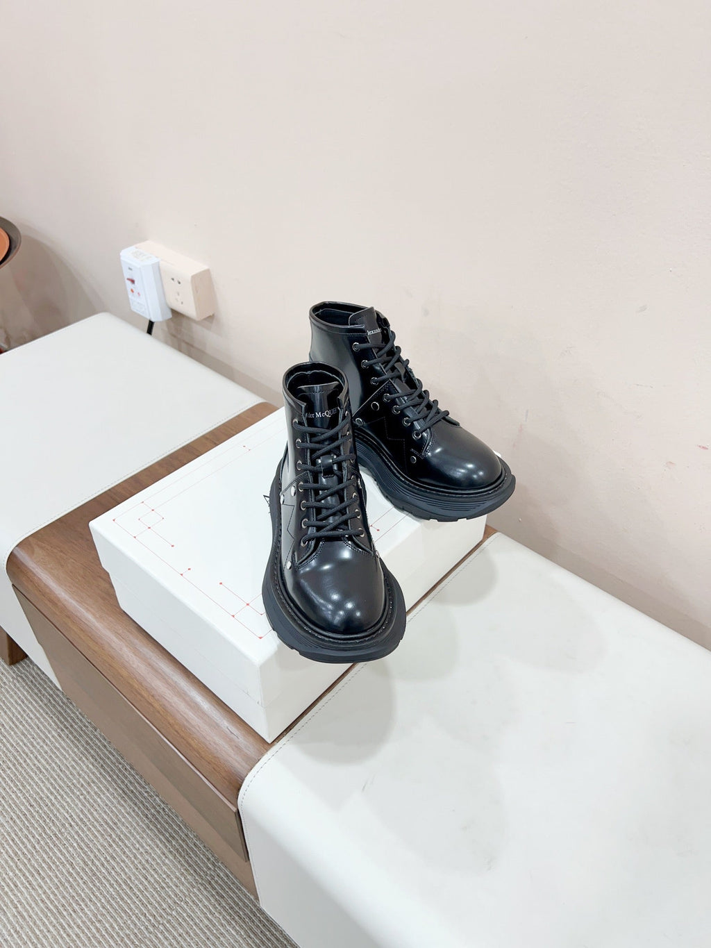 MCQUEEN LEATHER ANKLE BOOT IN BLACK LAMBSKIN