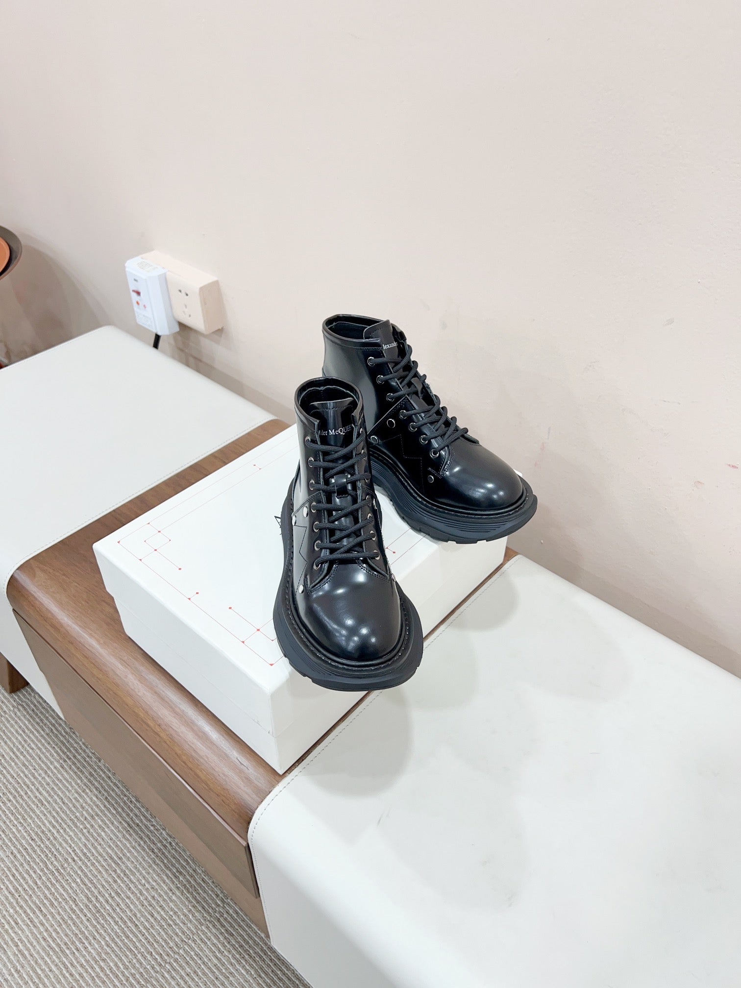 MCQUEEN LEATHER ANKLE BOOT IN BLACK LAMBSKIN