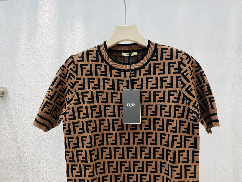 FENDI 26S SHORT SLEEVE KNIT T-SHIRT 126