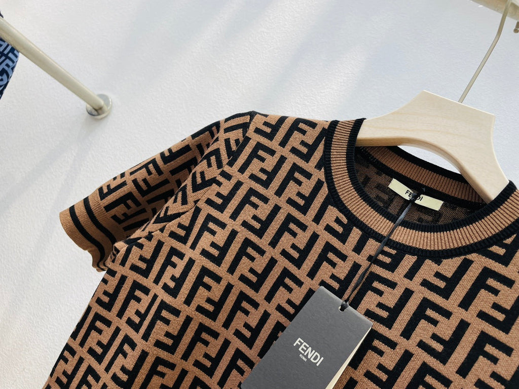 FENDI 26S SHORT SLEEVE KNIT T-SHIRT 126