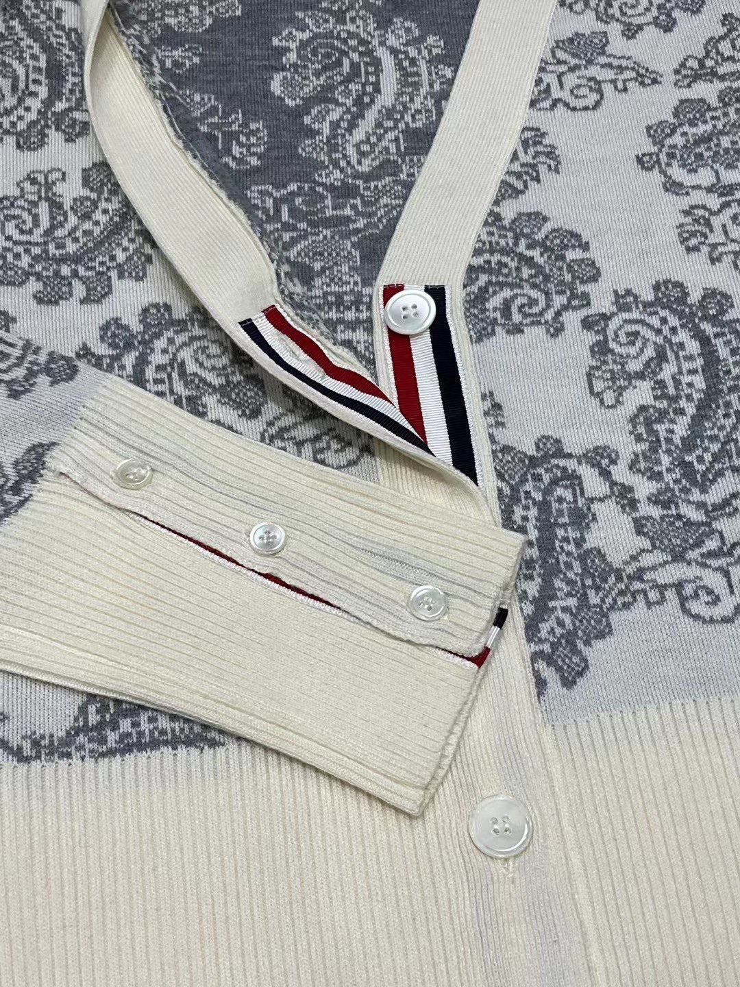 THOM 26S CARDIGAN STYLE 62