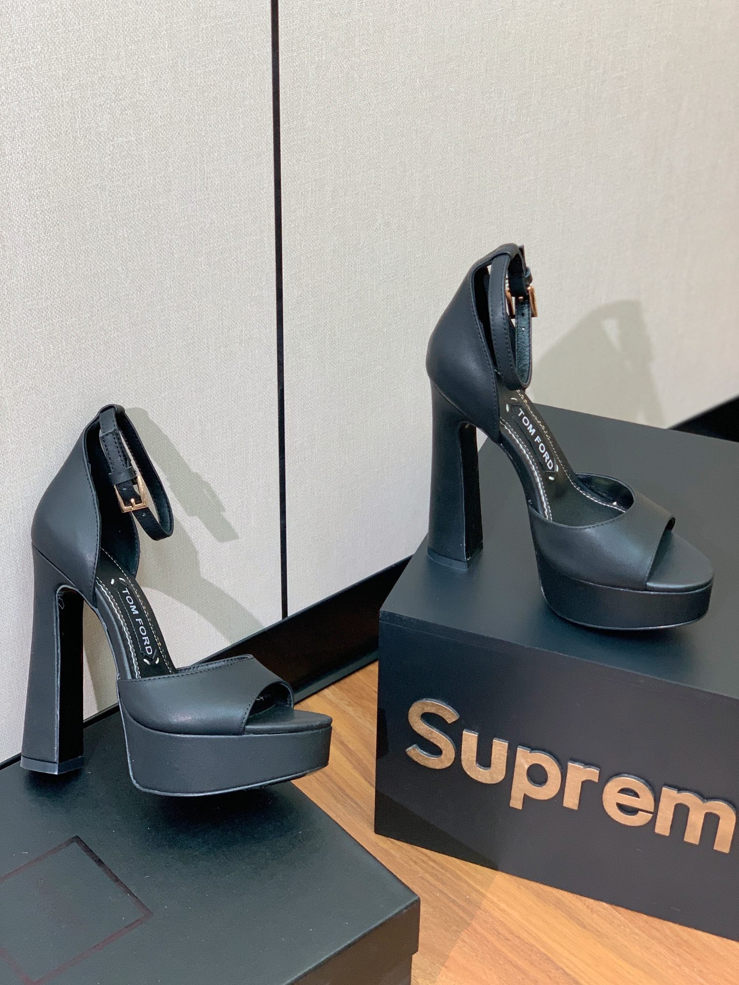 HIGH HEEL 14.5 CM SANDALS IN BLACK CALFSKIN