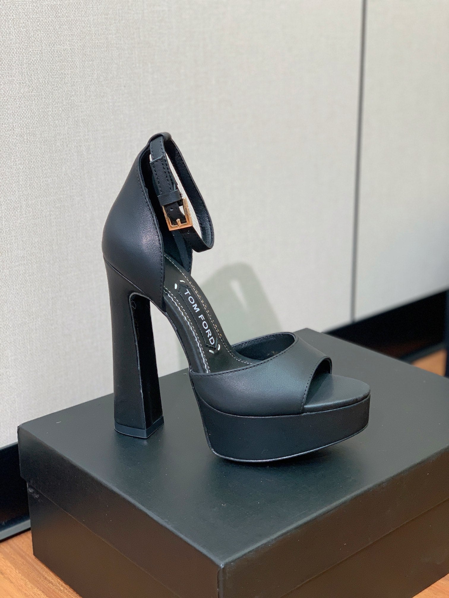 HIGH HEEL 14.5 CM SANDALS IN BLACK CALFSKIN