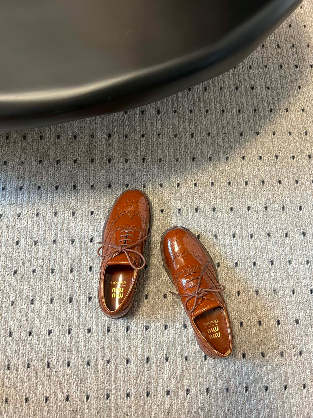 MIUMIU 26S LACE-UP BROGUE LOAFERS IN RUST ORANGE PATENT CALFSKIN