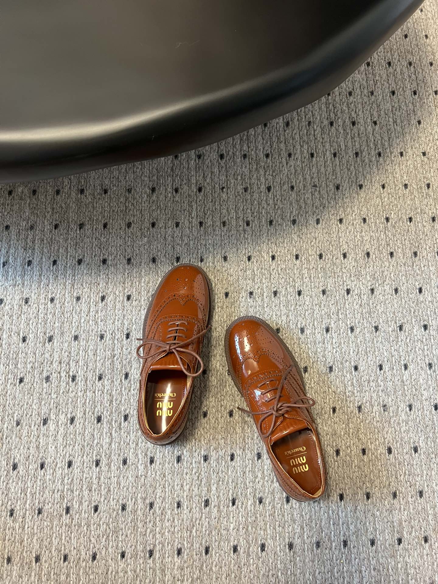 MIUMIU 26S LACE-UP BROGUE LOAFERS IN RUST ORANGE PATENT CALFSKIN