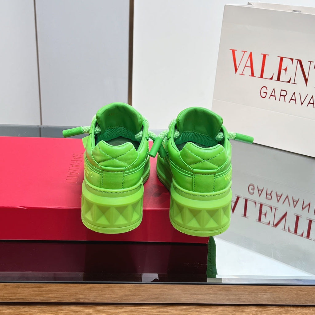 VALENTINO 25S GARAVANI ONE STUD XL PLATFORM SNEAKERS IN GREEN LAMBSKIN