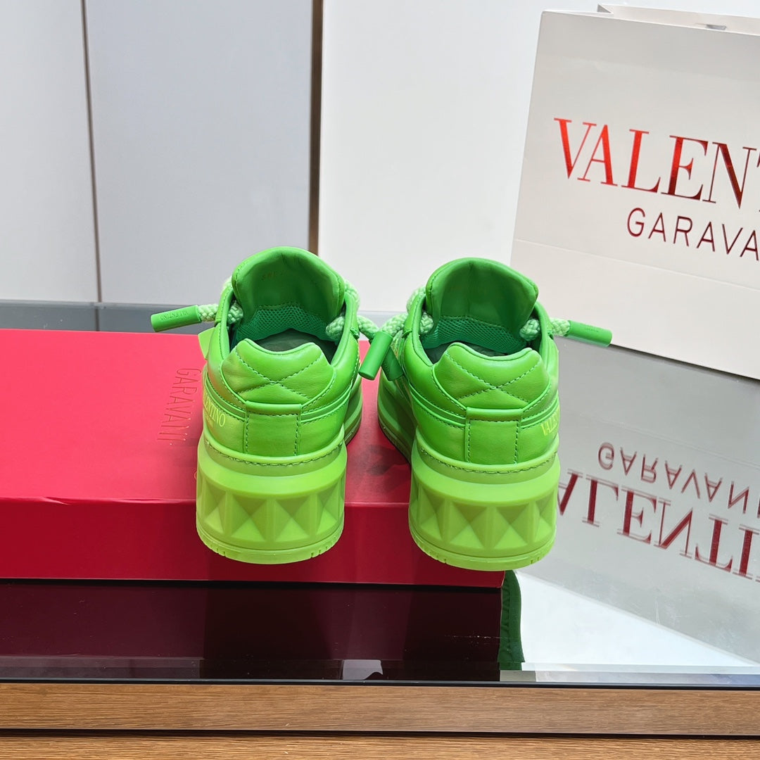 VALENTINO 25S GARAVANI ONE STUD XL PLATFORM SNEAKERS IN GREEN LAMBSKIN