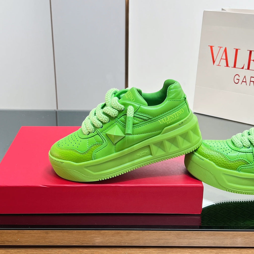 VALENTINO 25S GARAVANI ONE STUD XL PLATFORM SNEAKERS IN GREEN LAMBSKIN