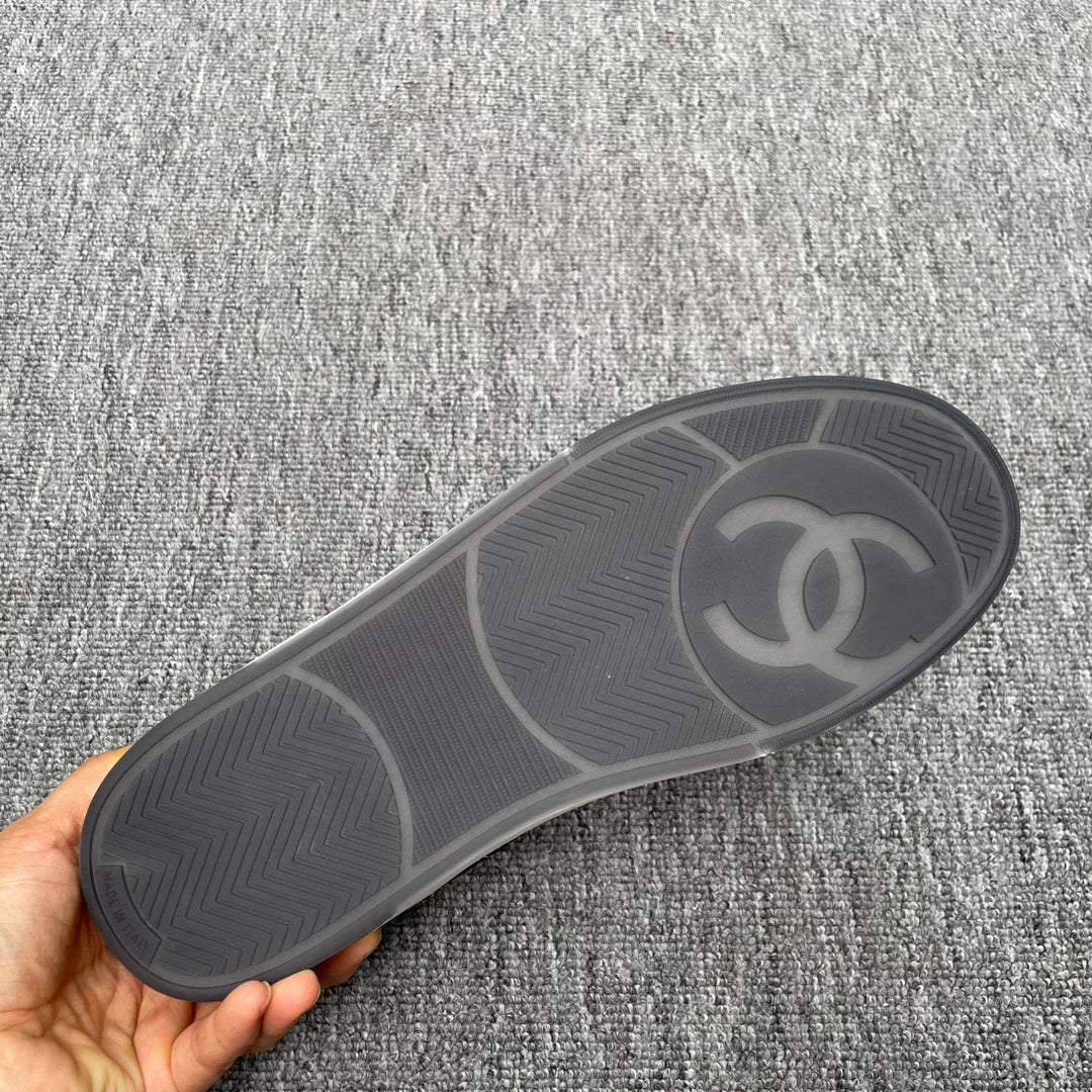 CC TRAINERS WHITE BLACK SUEDE
