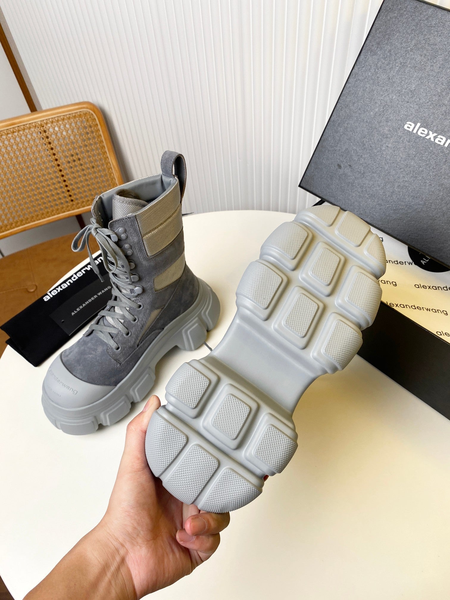 STORM COMBINATION 8 CM BOOTS IN COOL GRAY SUEDE AND SHEEPSKIN