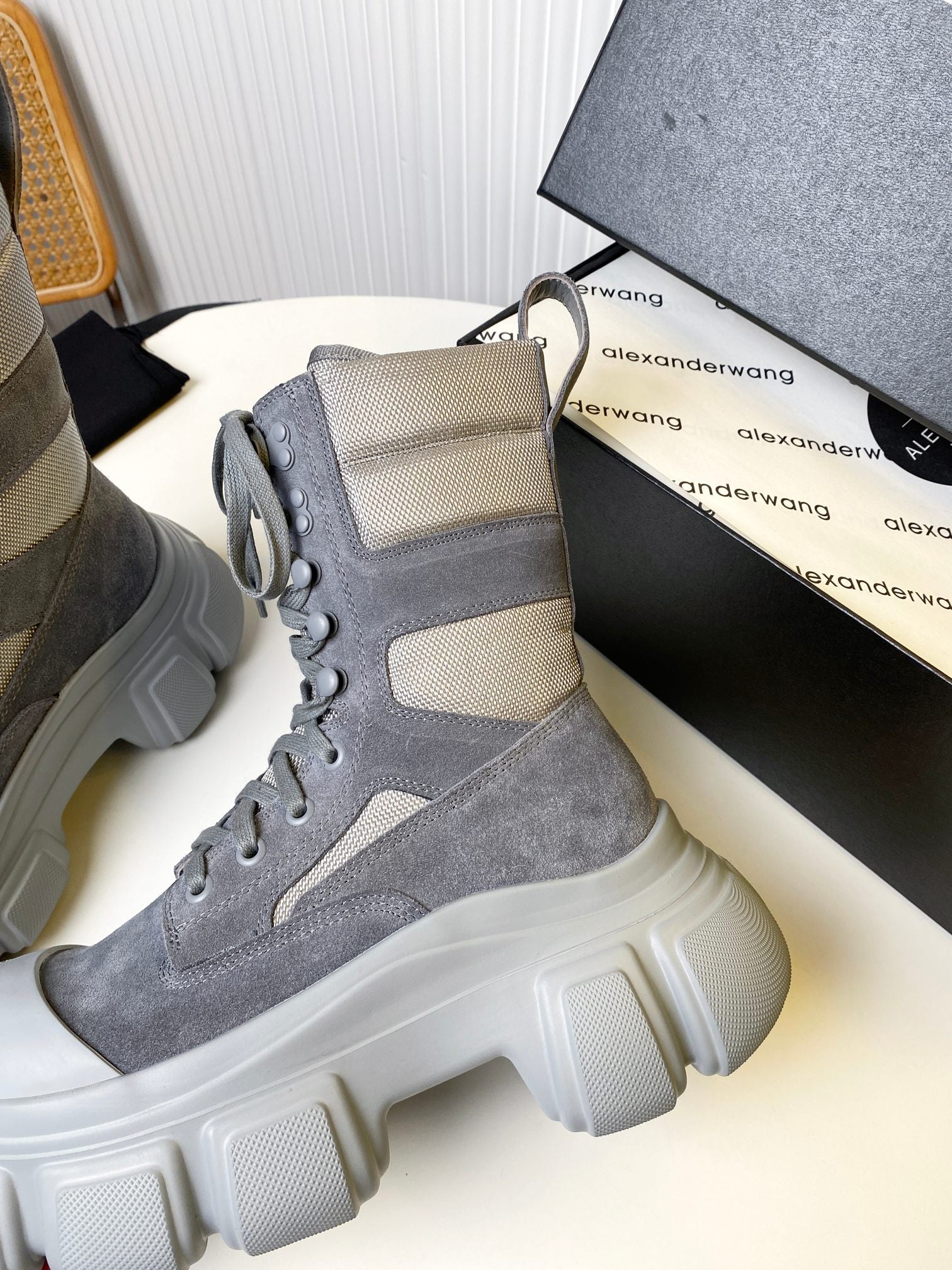 STORM COMBINATION 8 CM BOOTS IN COOL GRAY SUEDE AND SHEEPSKIN
