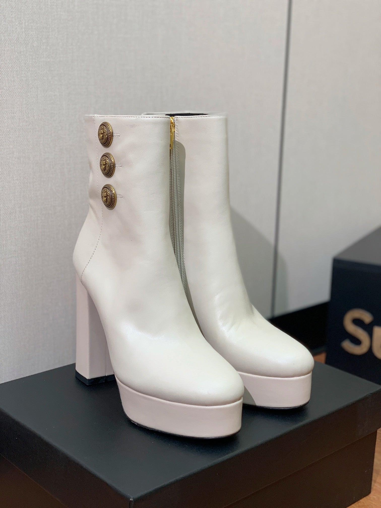 BALMAIN 26S ANKLE BOOTS 100 MM IN WHITE CALFSKIN