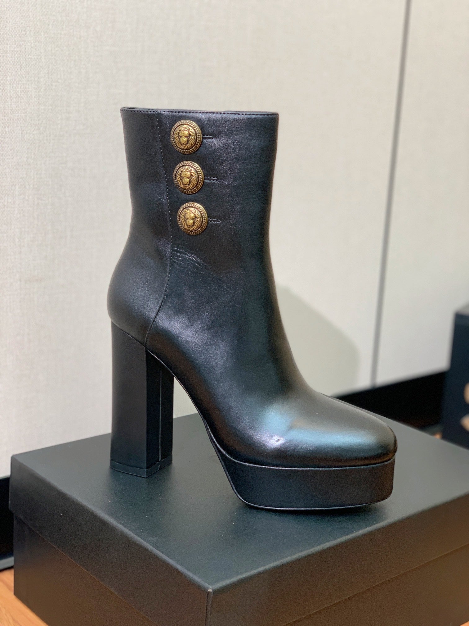 BALMAIN 26S ANKLE BOOTS 100 MM IN BLACK CALFSKIN