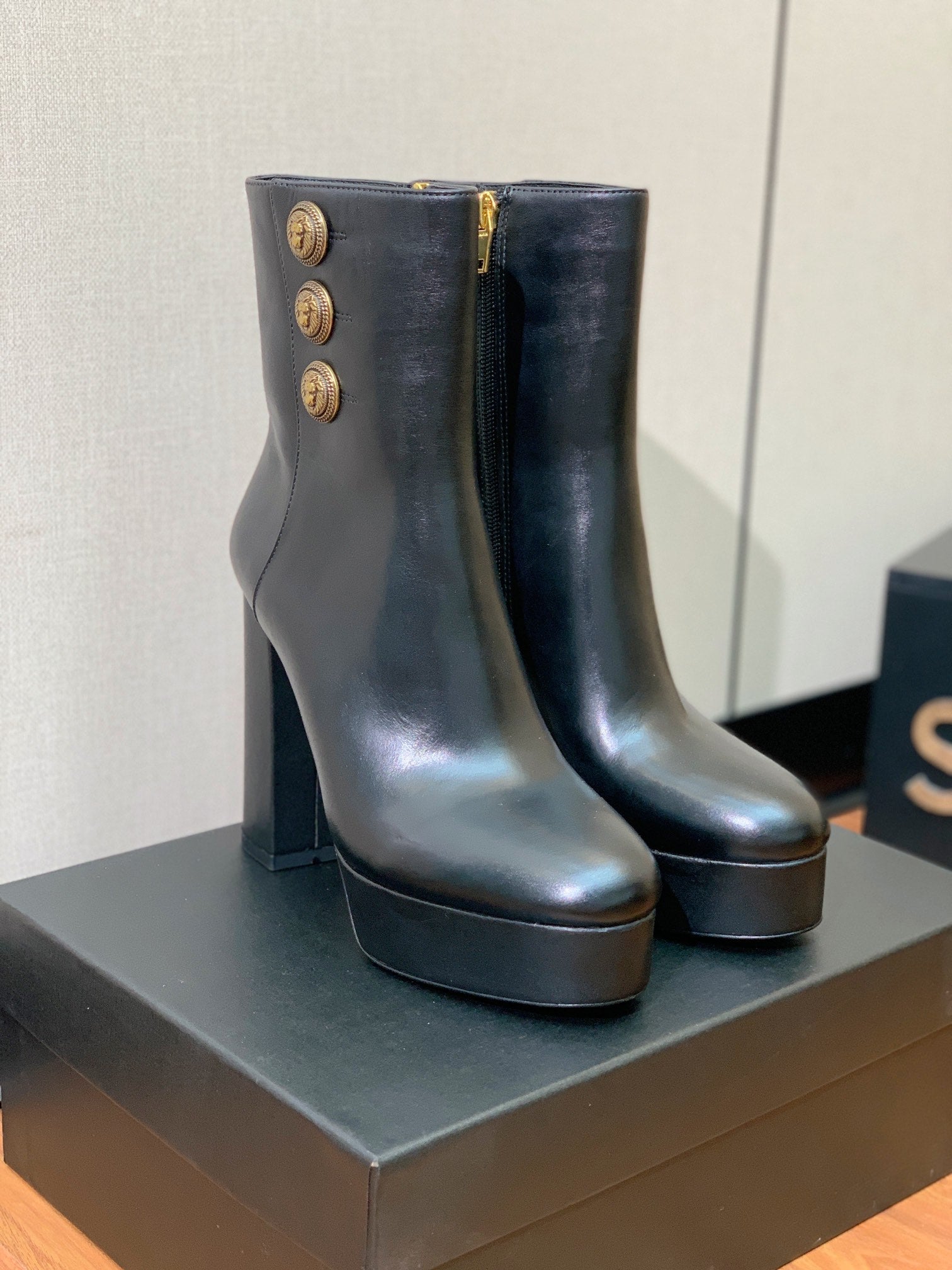 BALMAIN 26S ANKLE BOOTS 100 MM IN BLACK CALFSKIN