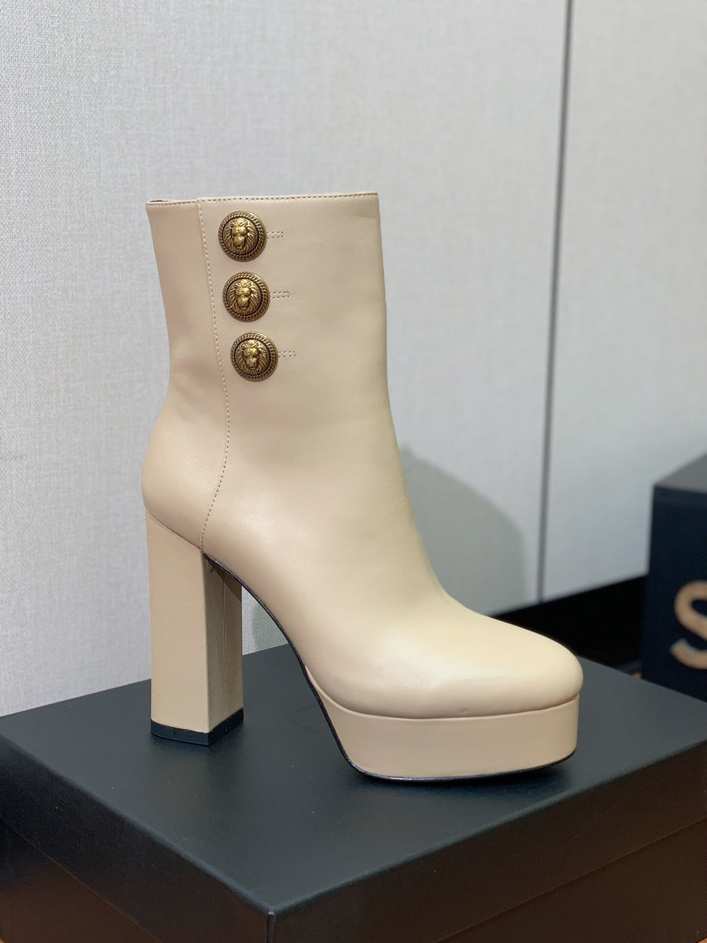 BALMAIN 26S ANKLE BOOTS 100 MM IN BEIGE CALFSKIN