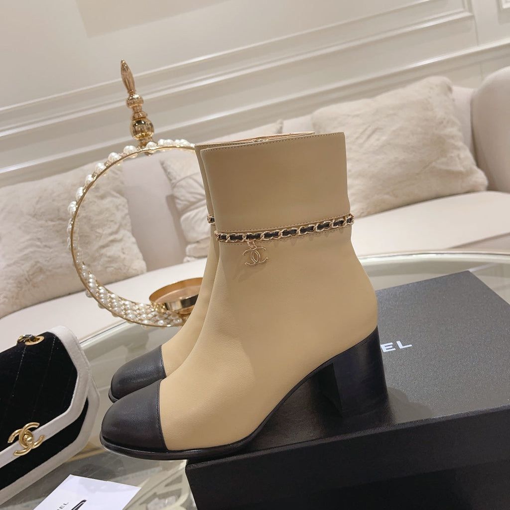 CC ANKLE BOOTS IN BEIGE CALFSKIN 478141