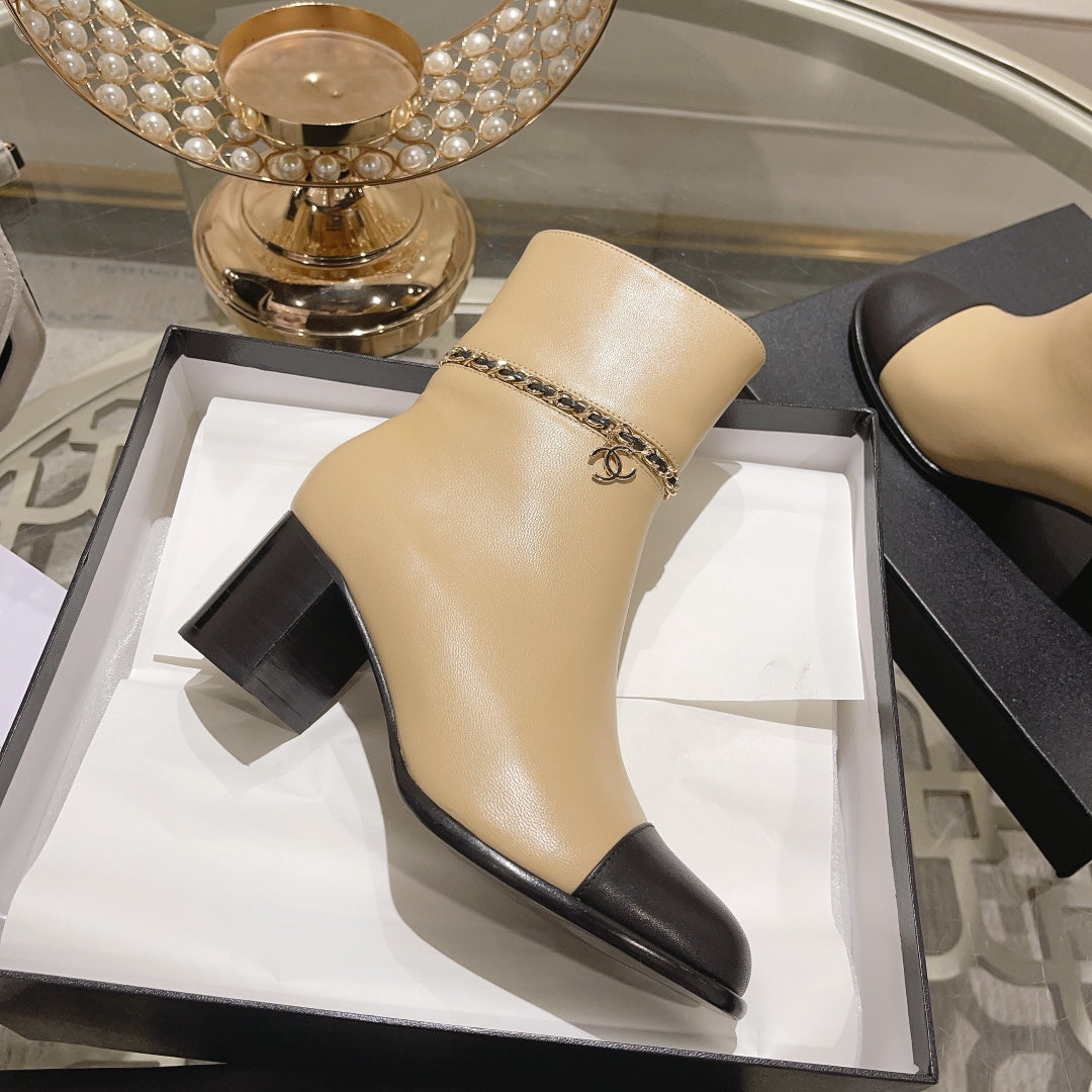 CC ANKLE BOOTS IN BEIGE CALFSKIN 478141