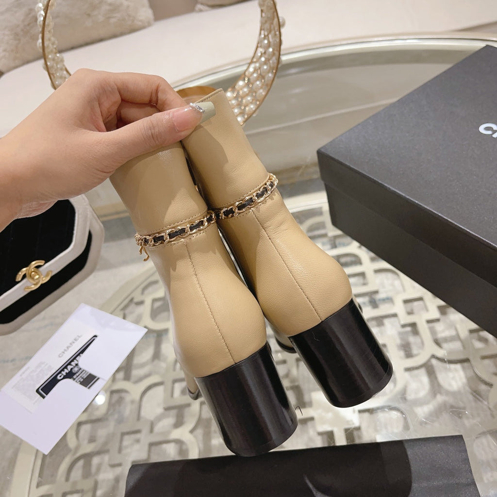 CC ANKLE BOOTS IN BEIGE CALFSKIN 478141