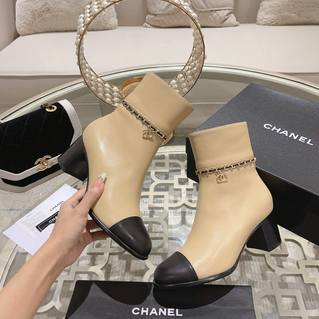 CC ANKLE BOOTS IN BEIGE CALFSKIN 478141