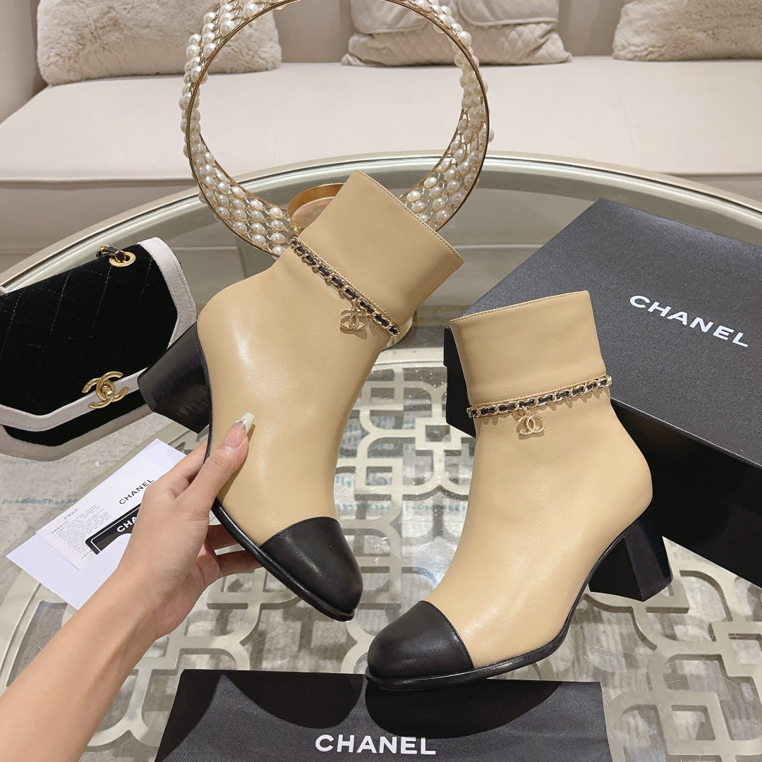 CC ANKLE BOOTS IN BEIGE CALFSKIN 478141