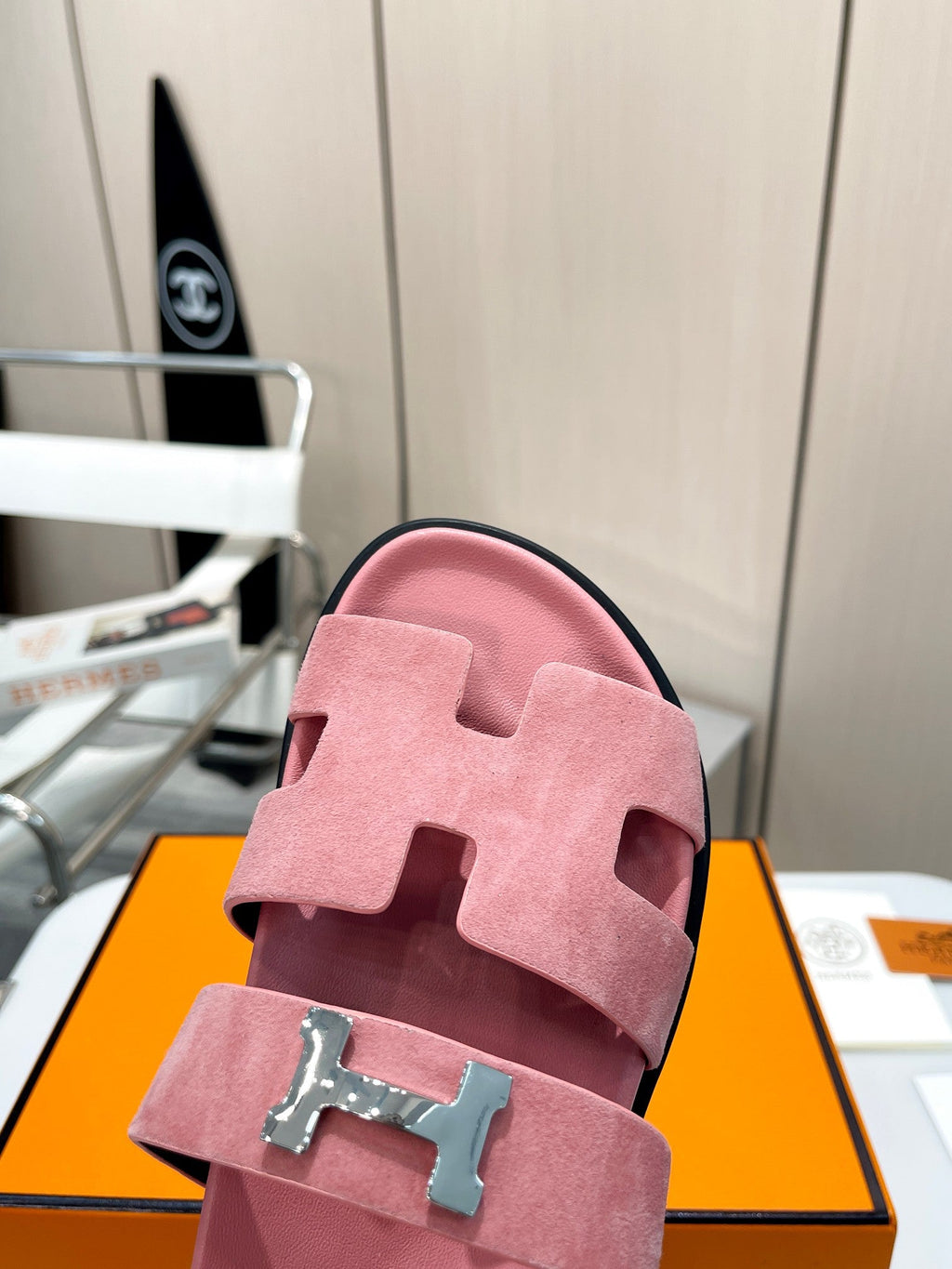 HM CHYPRE SANDAL LIGHT PINK WITH H-BUCKLE SUEDE