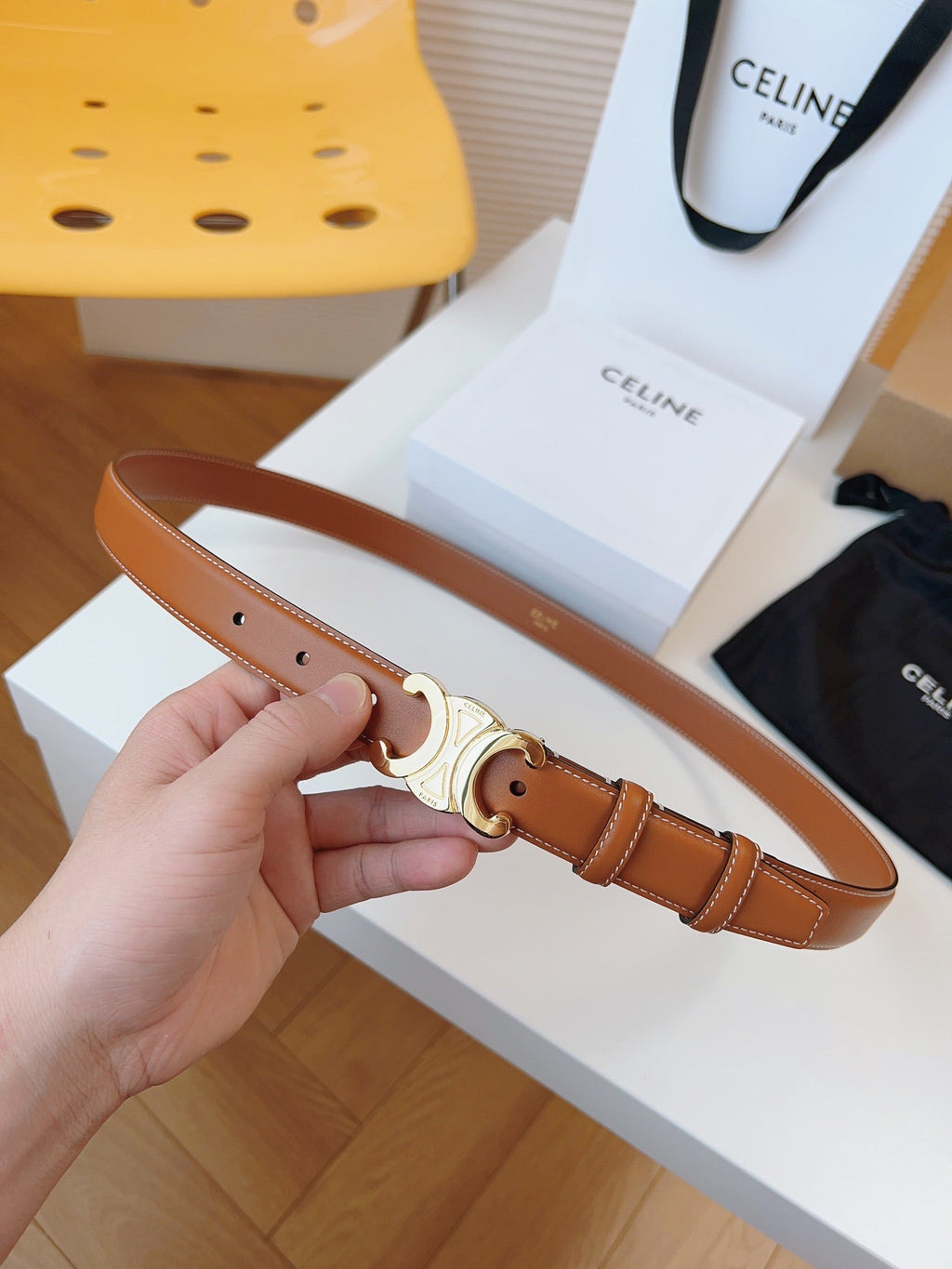 CELINE 25S TRIOMPHE BELT 25MM IN CARAMEL CALFSKIN GOLD HARDWARE 580704
