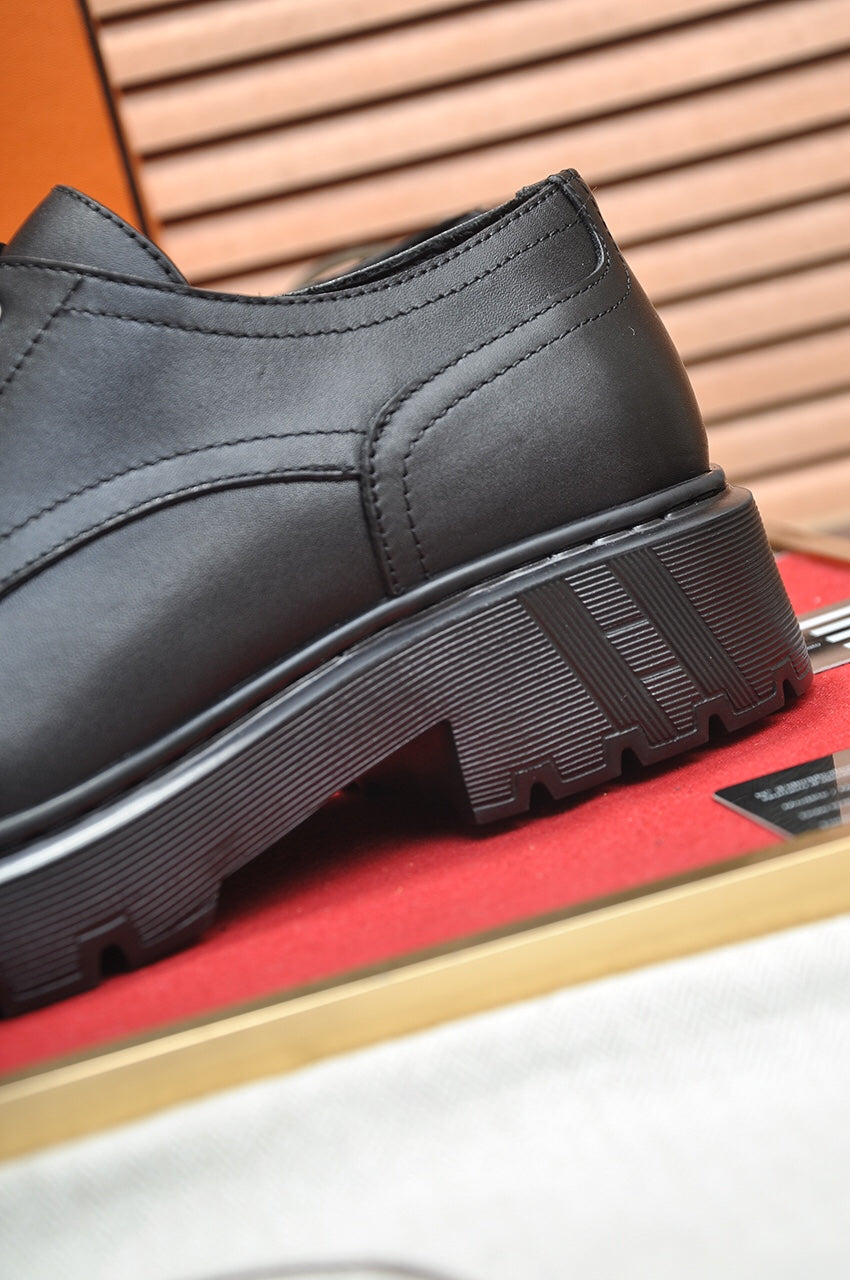 HM DANIEL TRAMPING SHOE BLACK CALFSKIN