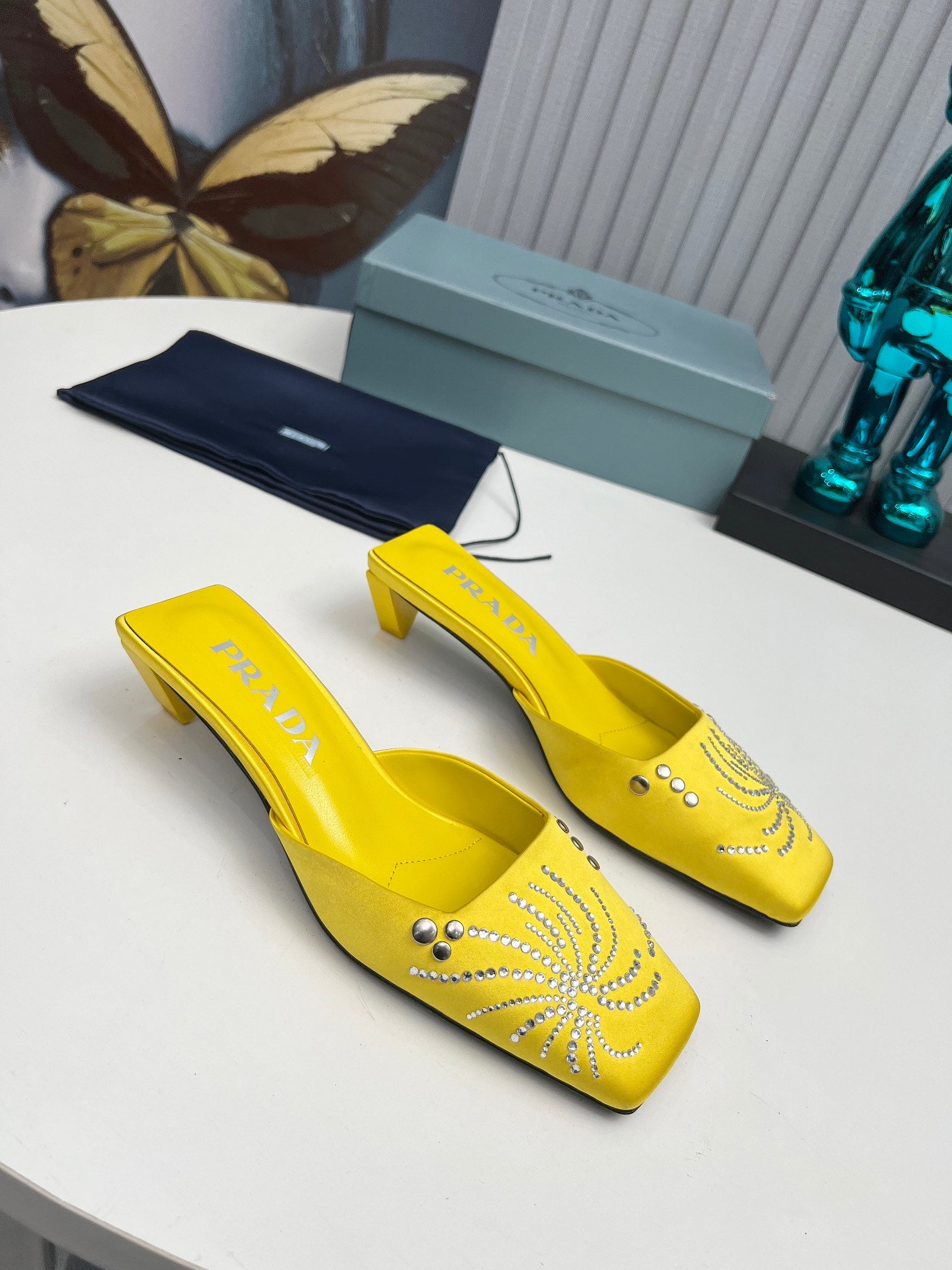 PRADA 26S MULE 40MM IN YELLOW SATIN CRYSTAL EMBELLISHED
