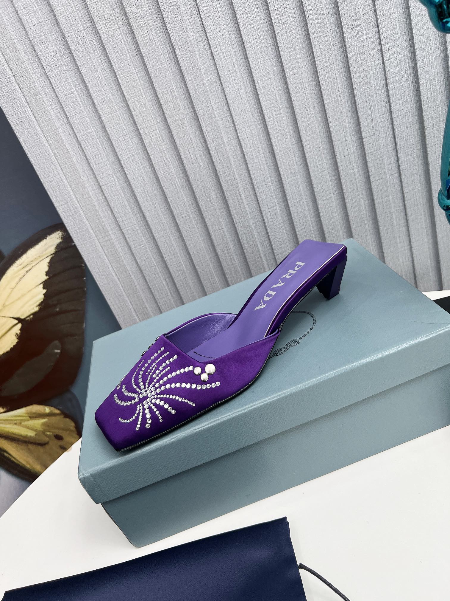 PRADA 26S MULE 40MM IN PURPLE SATIN CRYSTAL EMBELLISHED