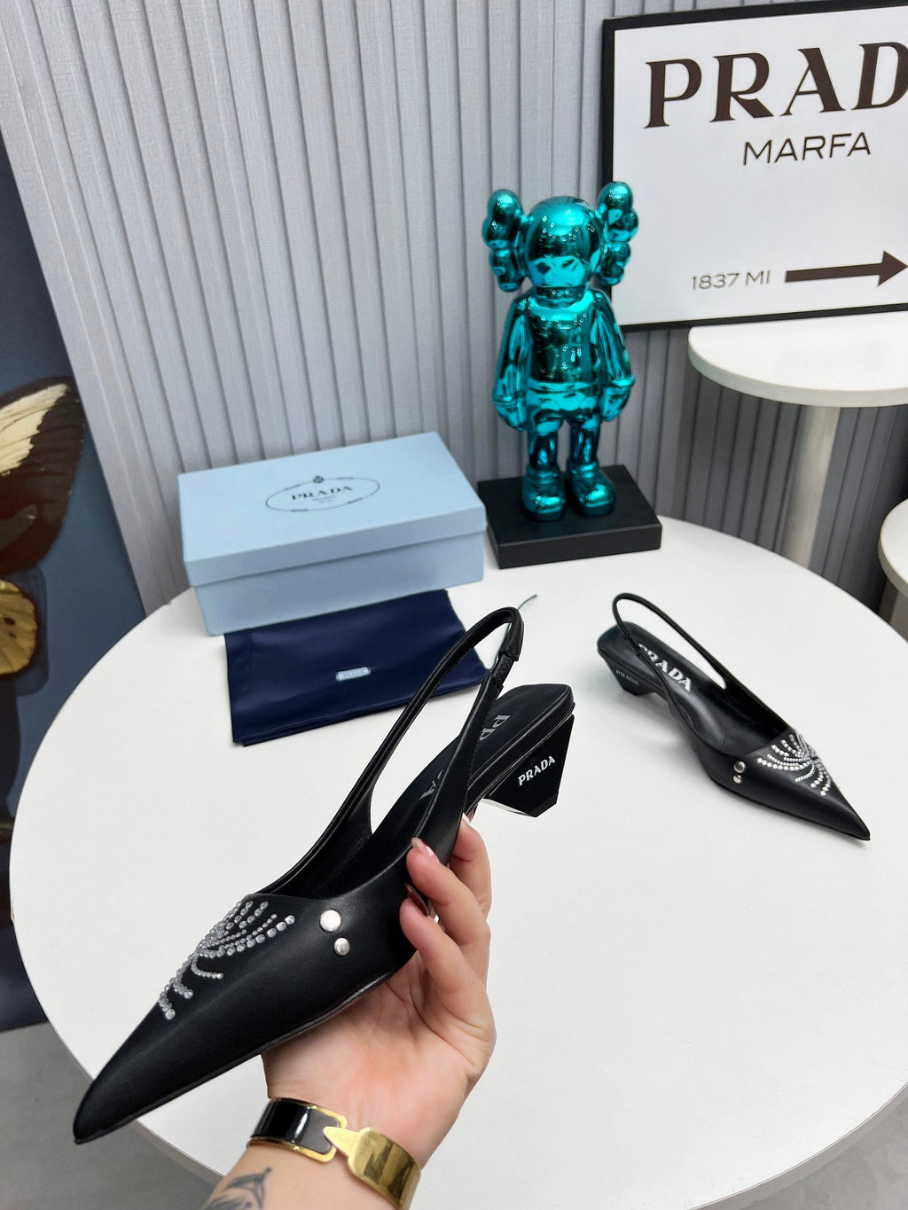 PRADA 26S POINTED TOE SLINGBACK 40MM IN BLACK CALFSKIN CRYSTAL EMBELLISHED