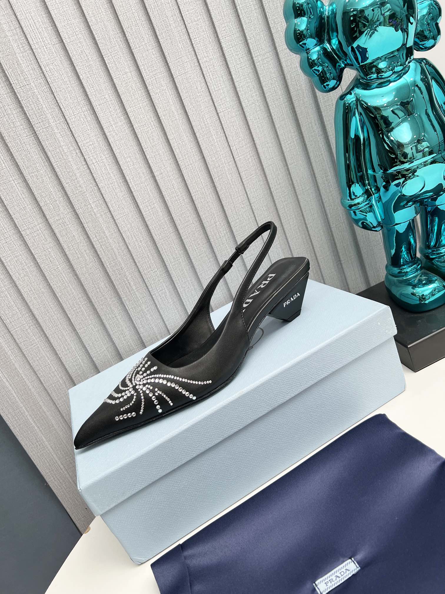 PRADA 26S POINTED TOE SLINGBACK 40MM IN BLACK CALFSKIN CRYSTAL EMBELLISHED
