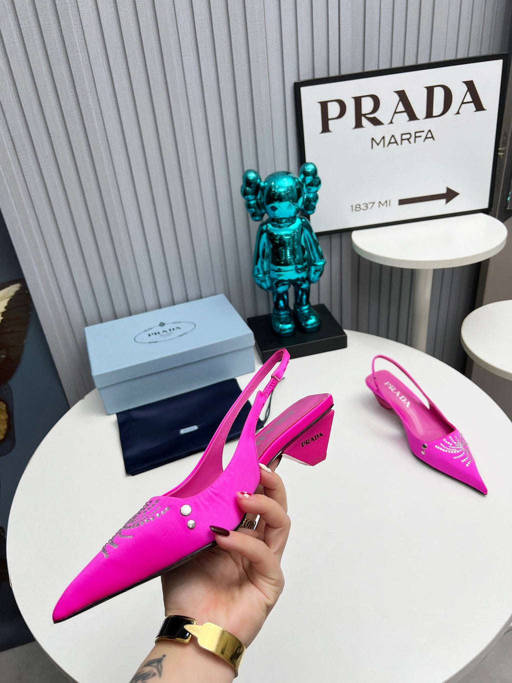 PRADA 26S POINTED TOE SLINGBACK 40MM IN FUCHSIA PINK SATIN CRYSTAL EMBELLISHED