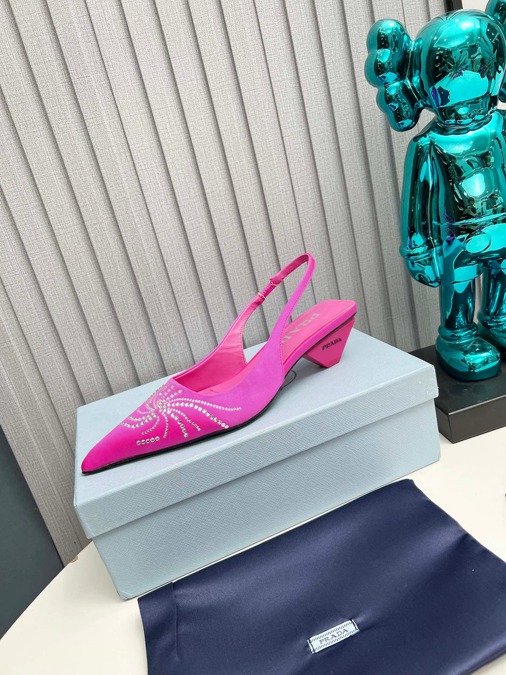 PRADA 26S POINTED TOE SLINGBACK 40MM IN FUCHSIA PINK SATIN CRYSTAL EMBELLISHED