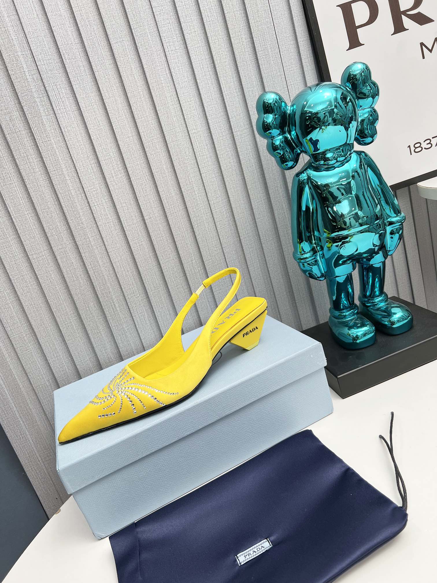 PRADA 26S POINTED TOE SLINGBACK 40MM IN YELLOW SATIN CRYSTAL EMBELLISHED