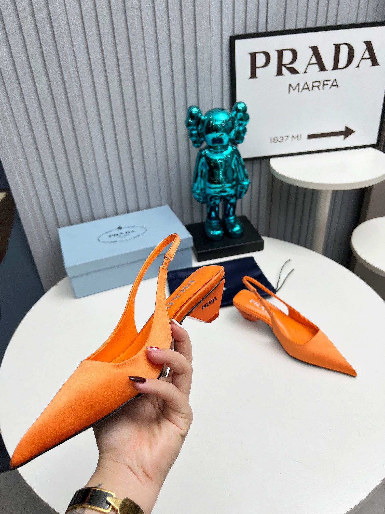 PRADA 26S POINTED TOE SLINGBACK 40MM IN ORANGE SATIN