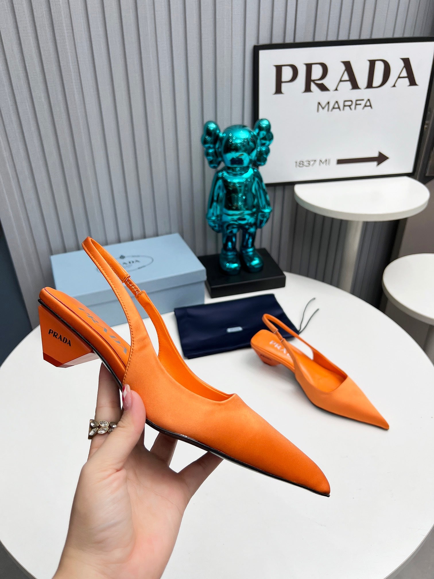 PRADA 26S POINTED TOE SLINGBACK 40MM IN ORANGE SATIN