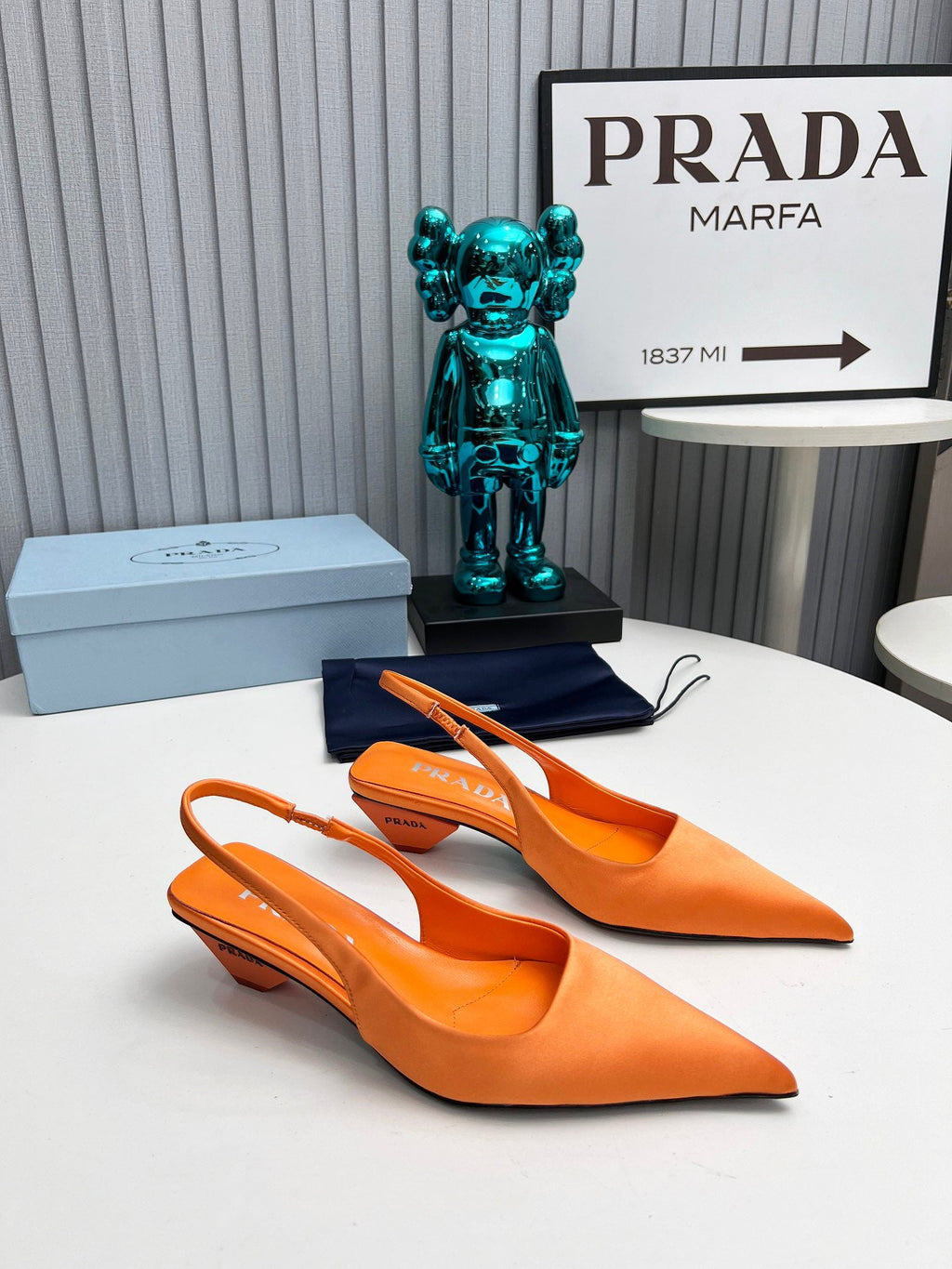 PRADA 26S POINTED TOE SLINGBACK 40MM IN ORANGE SATIN