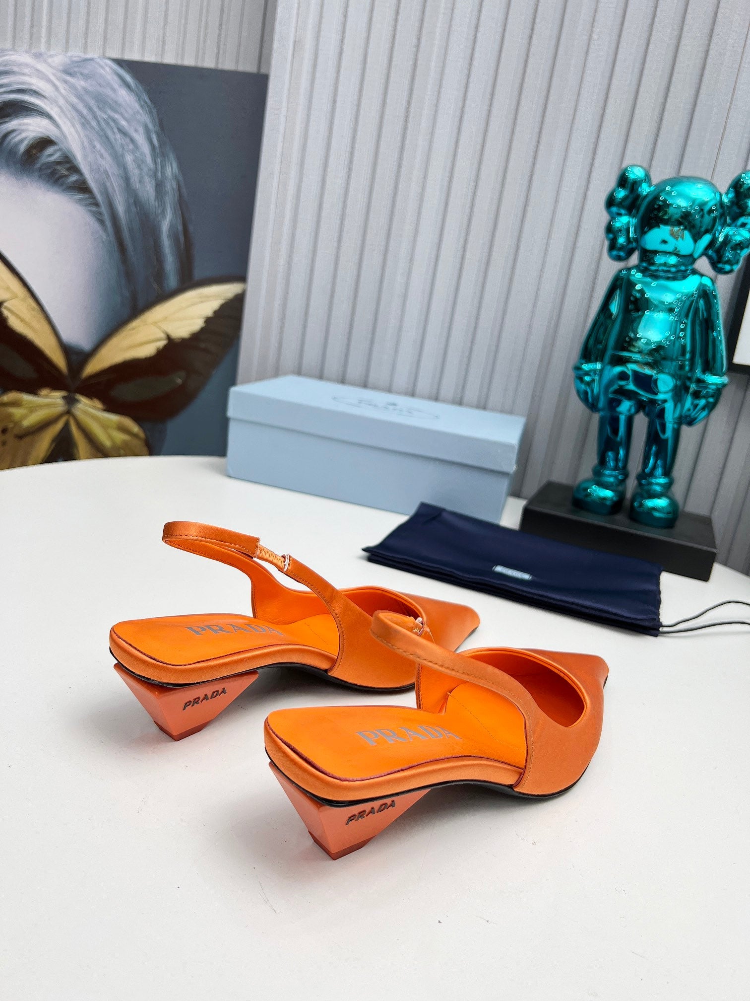 PRADA 26S POINTED TOE SLINGBACK 40MM IN ORANGE SATIN