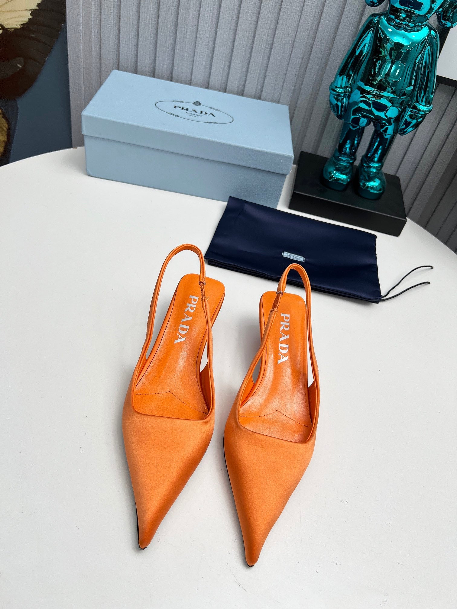 PRADA 26S POINTED TOE SLINGBACK 40MM IN ORANGE SATIN