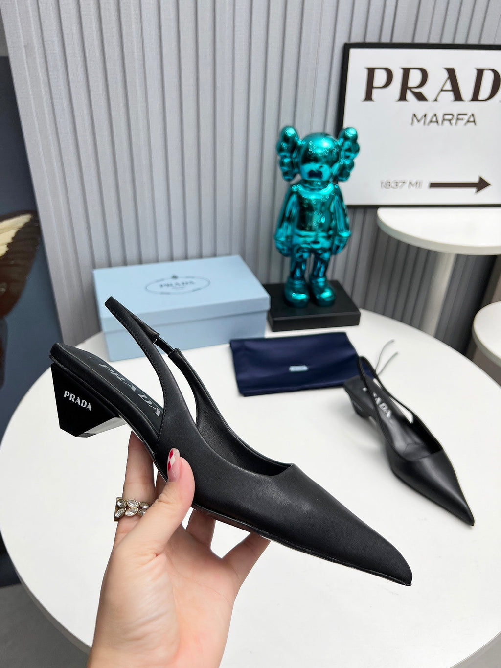 PRADA 26S POINTED TOE SLINGBACK 40MM IN BLACK CALFSKIN