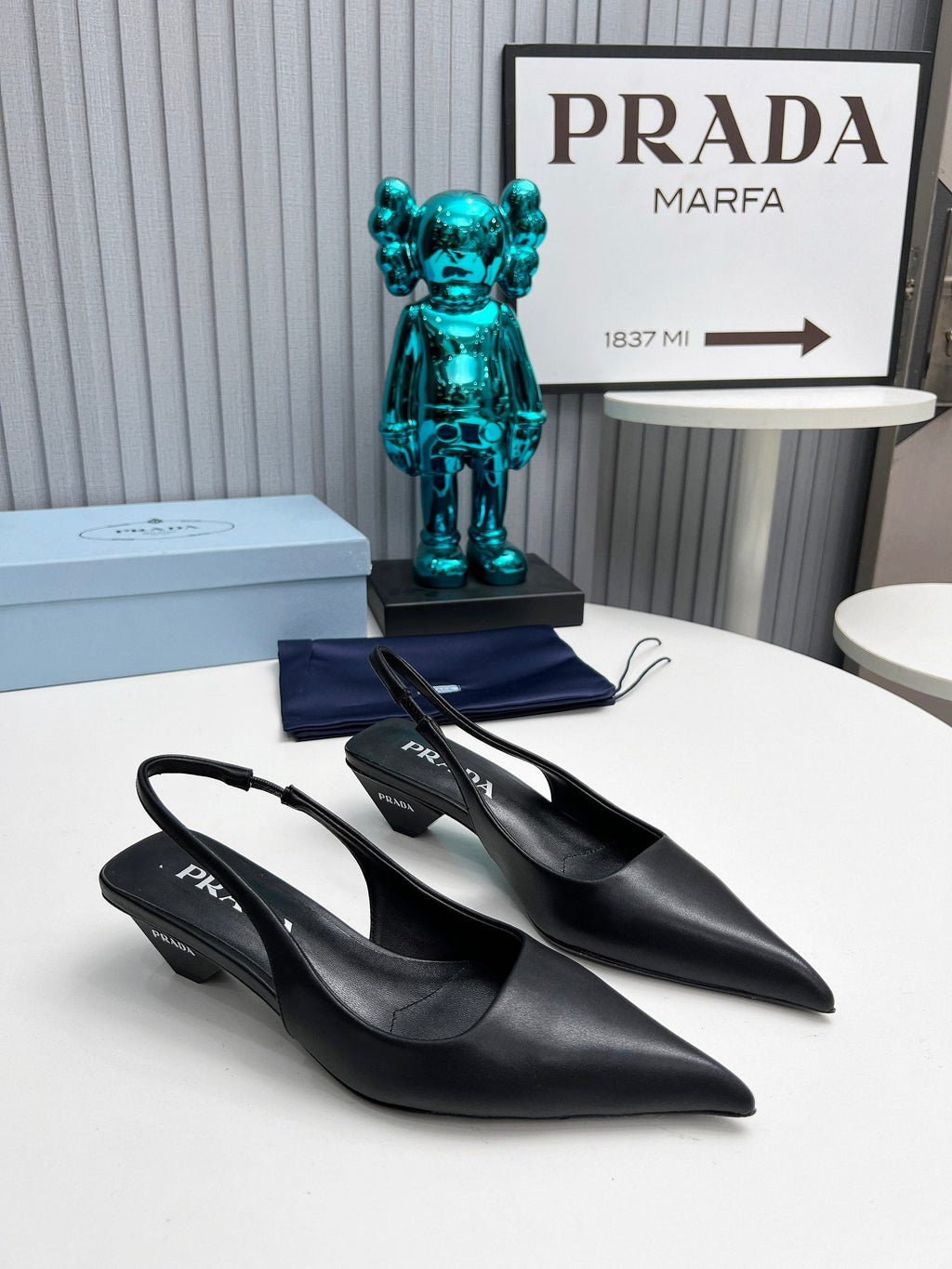 PRADA 26S POINTED TOE SLINGBACK 40MM IN BLACK CALFSKIN