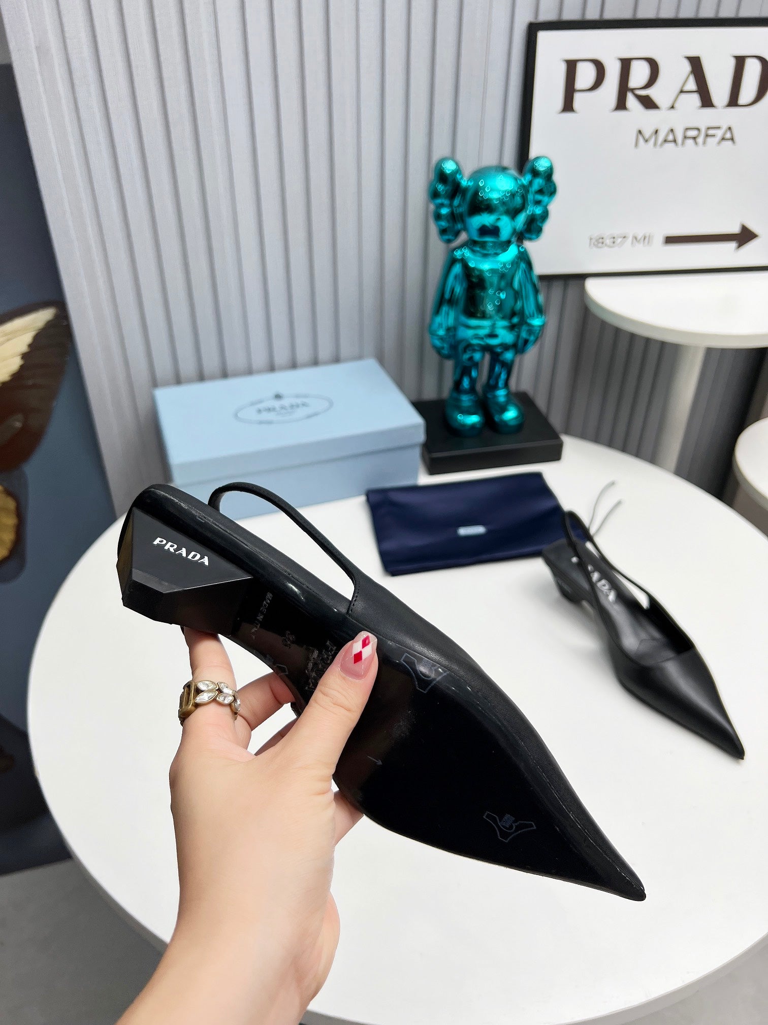 PRADA 26S POINTED TOE SLINGBACK 40MM IN BLACK CALFSKIN