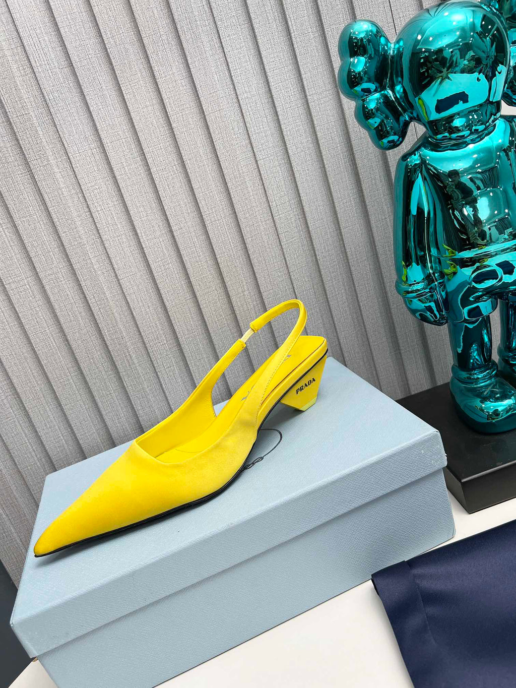 PRADA 26S POINTED TOE SLINGBACK 40MM IN YELLOW SATIN